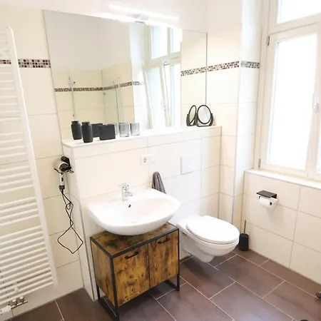Elbsuite 3 Raum, 70qm, Altstadt Und Neustadt 10 Minuten Zu Fuss